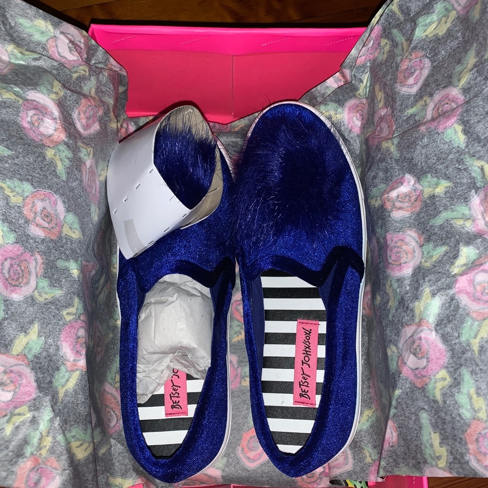 Brand New zappp blue velvet